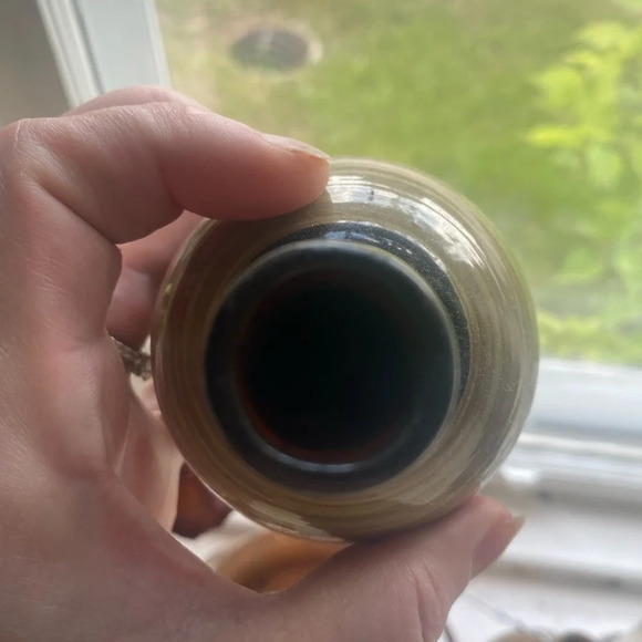 Green and red banded pottery vase - Picture 2 of 3